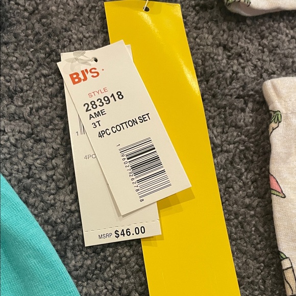 NWT Star Wars Kids Pajamas Set with Baby Yoda Design - Picture 6 of 7